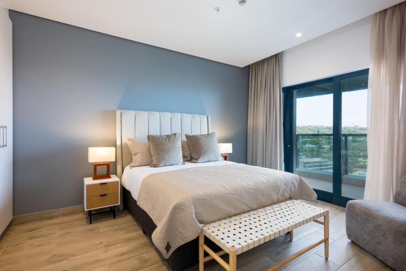 Apartment Elegance At 1702 Oceans