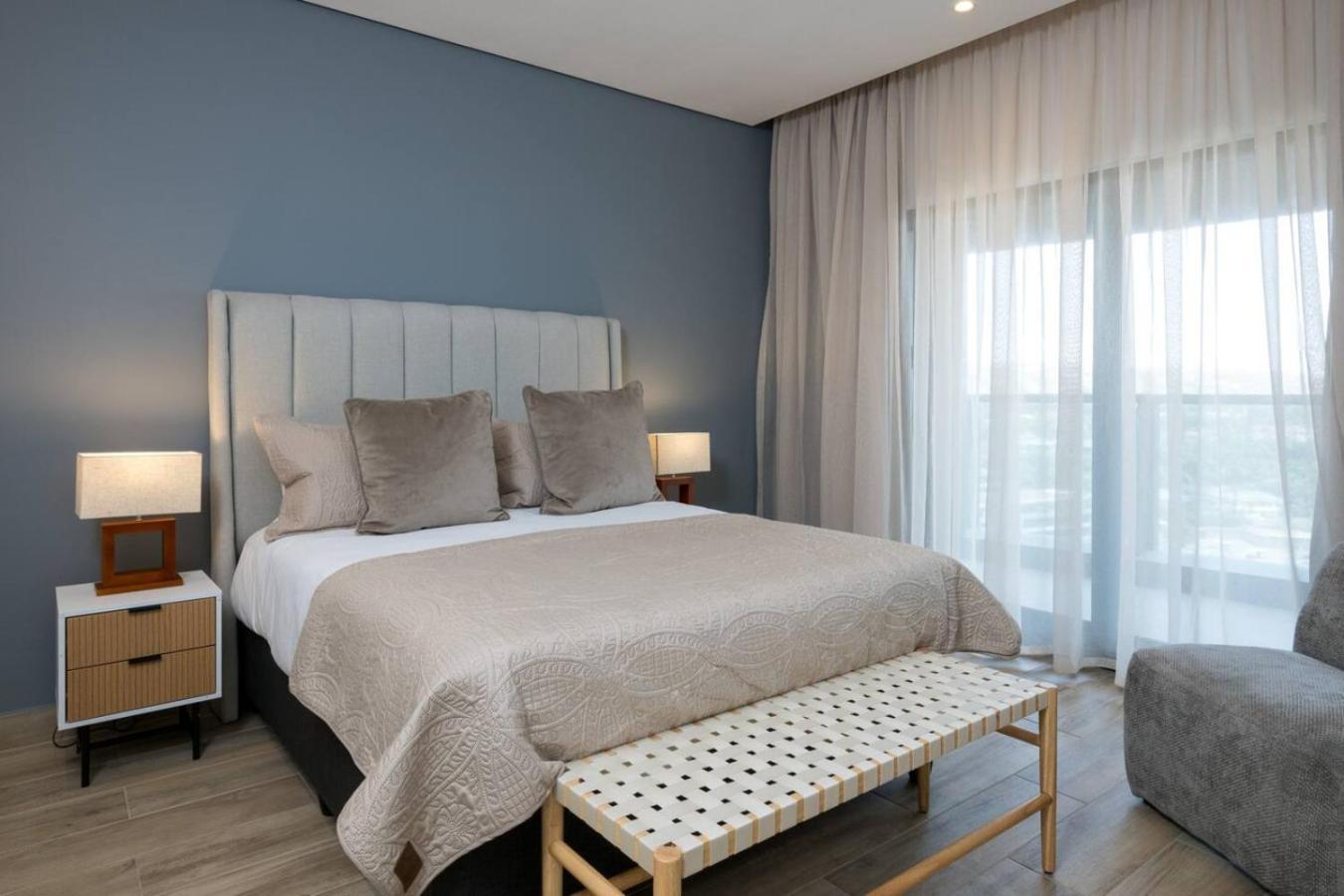 Apartment Elegance At 1702 Oceans
