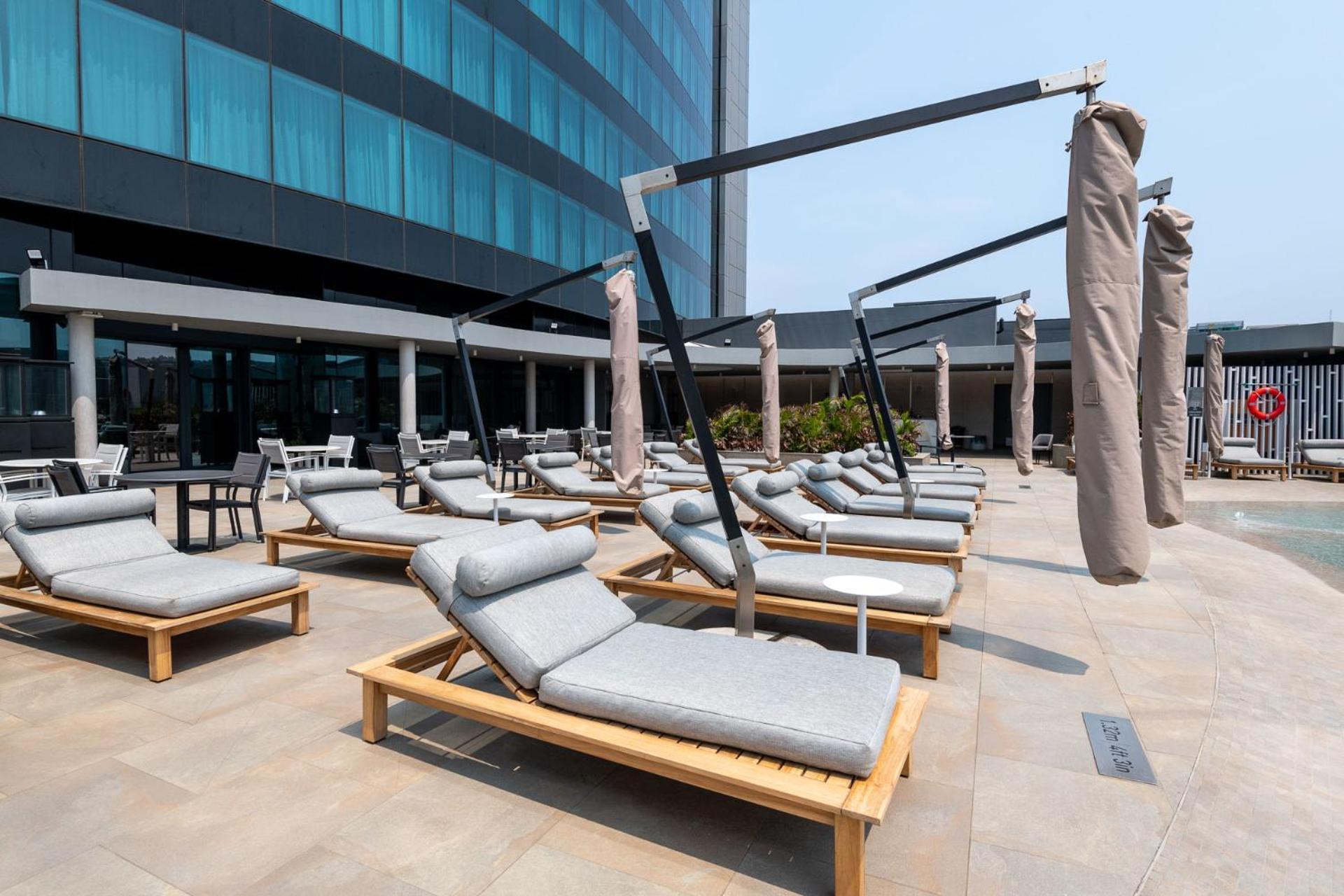 Elegance At 1702 Oceans *